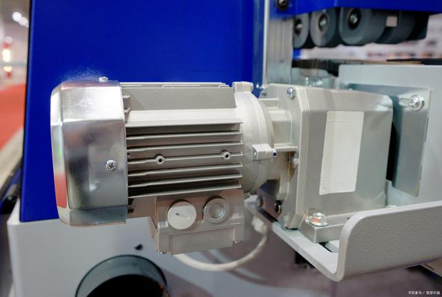 云南發(fā)電機(jī)組廠家：發(fā)電機(jī)的參數(shù)有哪些？